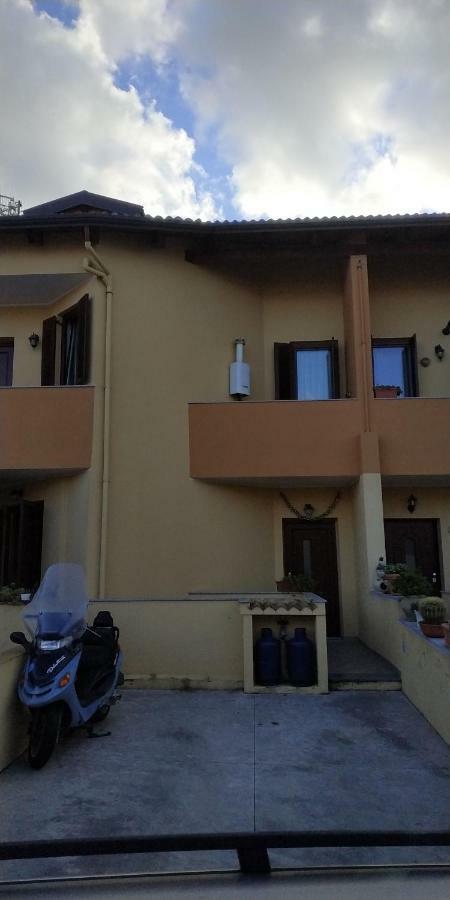 Apartamento Alma House Porto Torres Exterior foto